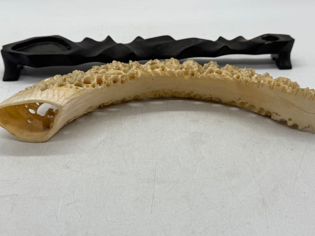 極上　透過し彫　置物　184g 台付　送料込み251112