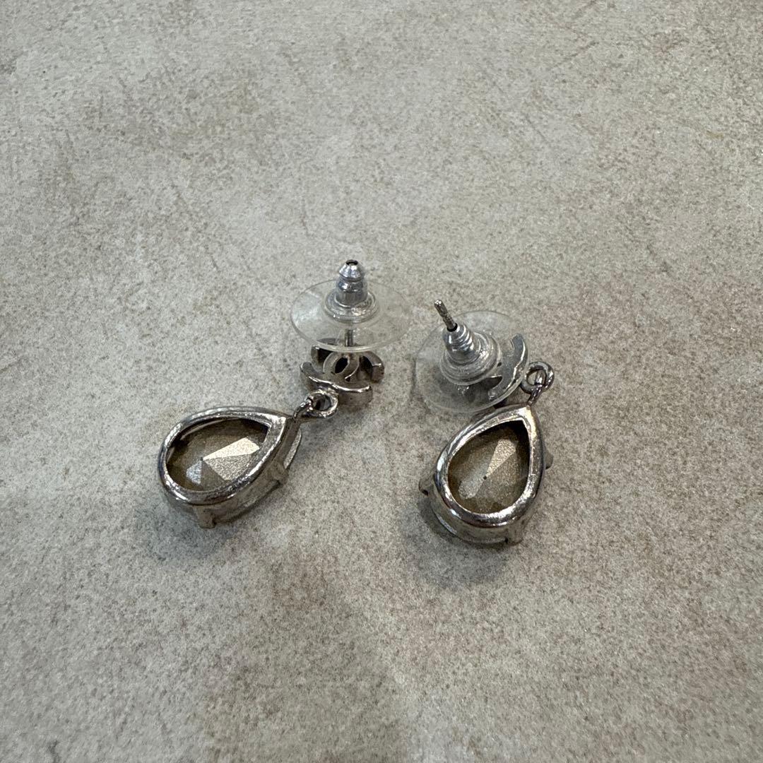 CHANEL シャネル　ティアドロップピアスシルバー両耳ココマーク