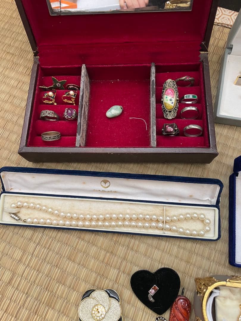 アクセサリーまとめ売りヴィンテージ　遺品整理　何点シルバー刻印あり