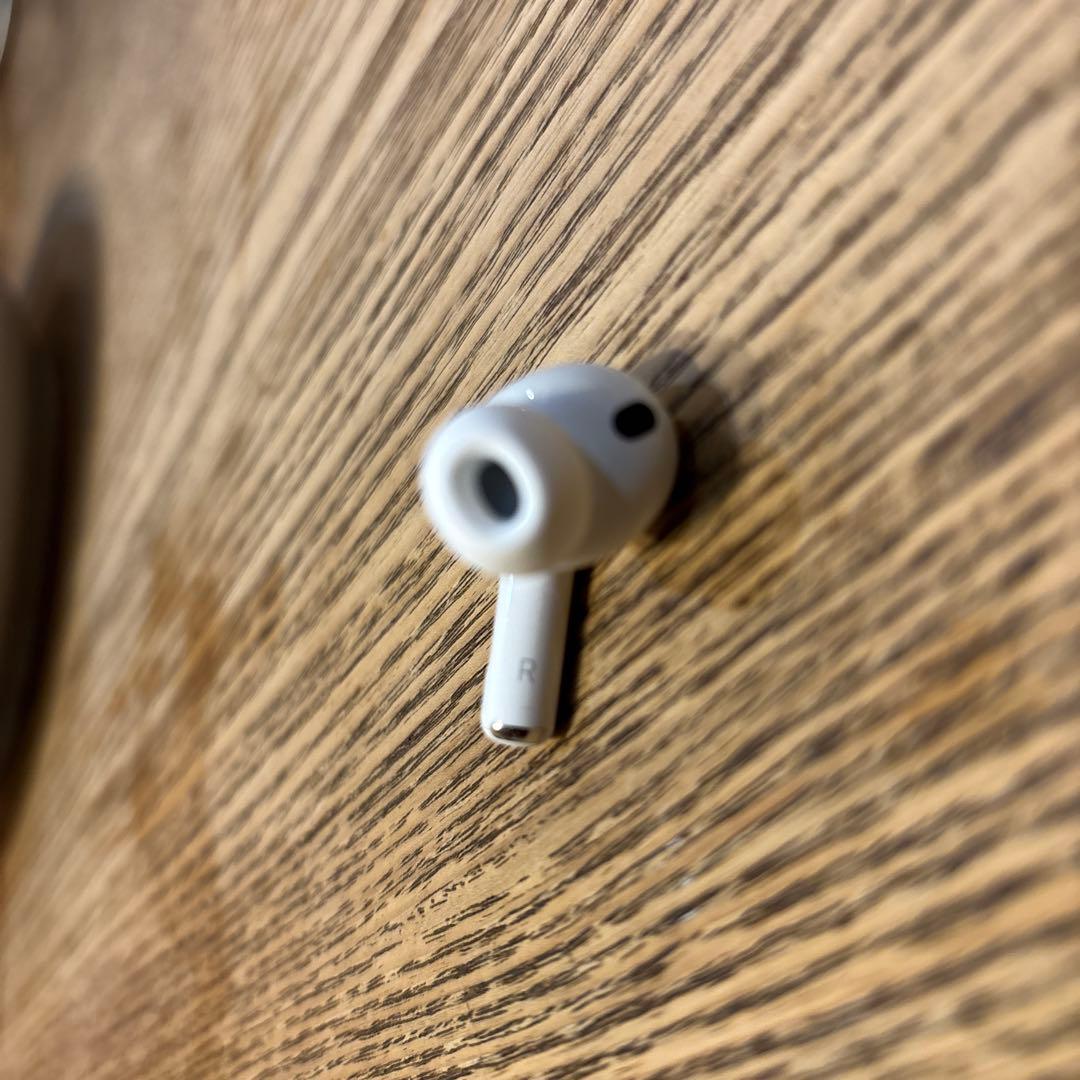 AirPods Pro ワイヤレスイヤホン ホワイト　第3世代　右耳のみ