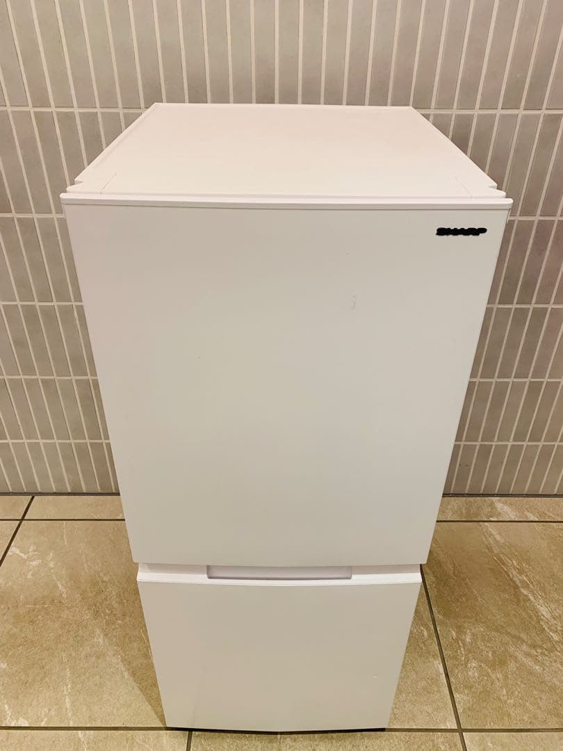 新生活2023年製／シャープ冷蔵庫マットホワイトどっちも取付可ドア／自動霜取り