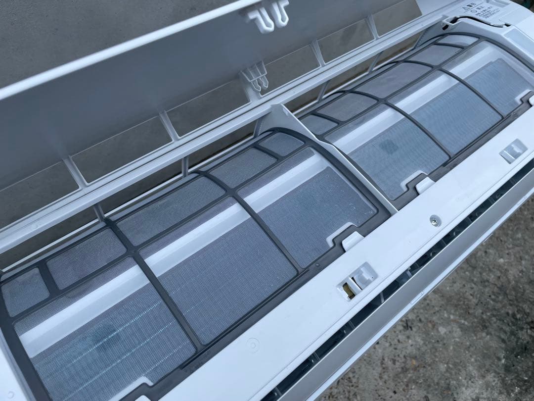 半年使用の美品　ハイセンス　14畳用エアコン　HA-S40G2E4