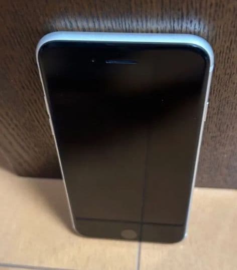 ヤ*ス様 【超美品中古本体】iPhone SE （第3世代）64GB　未使用ガラ