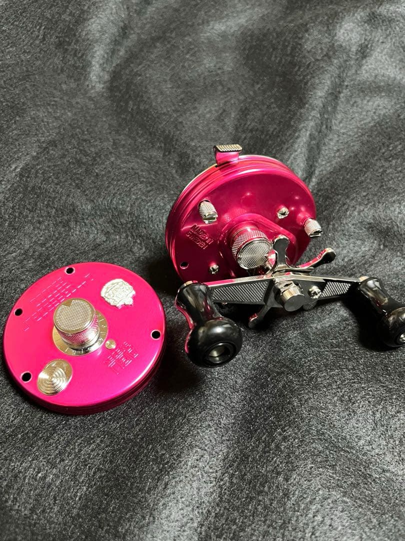 け*ん様 アブガルシア6500 csロケット　ピンク