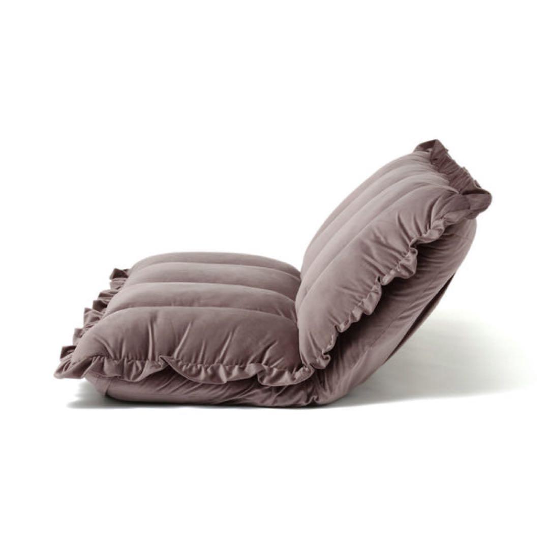 フリル付きブラウン2人掛けソファ