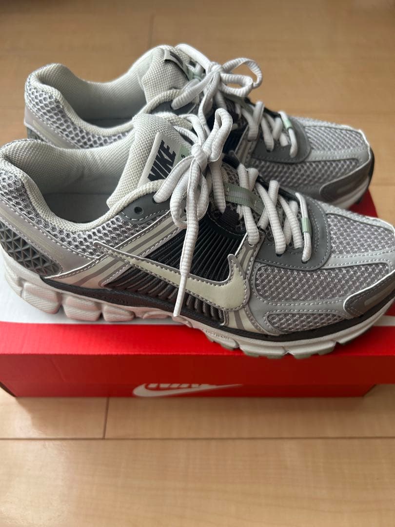 nike zoom vomero 5 ボメロ 23.5cm レディース