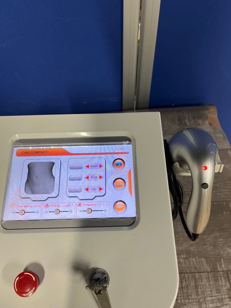 ヴァリュゲイツ　CABI COMPACT 痩身機器 ホワイト