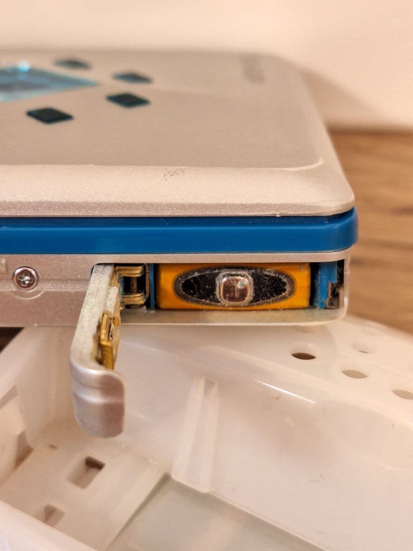 希少！SHARP ポータブルMDプレーヤー MD-STZ02