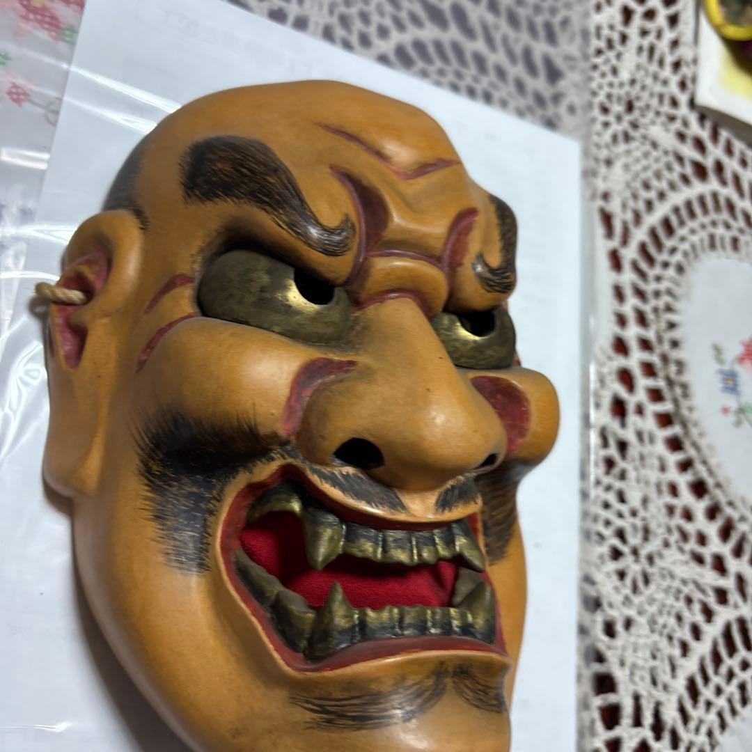 能面 伝統的な木製お面