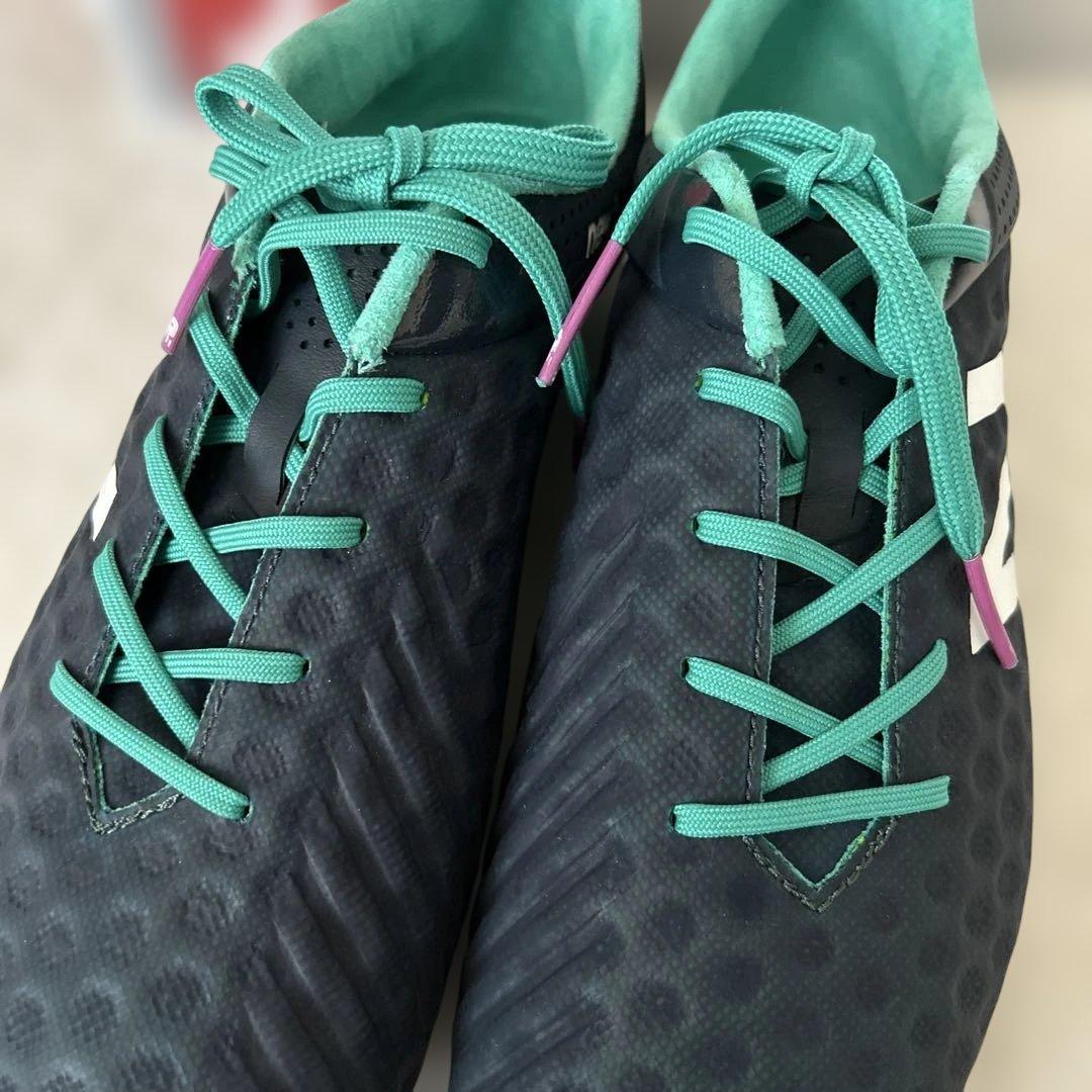 【未使用】ニューバランスサッカーシューズ（27.5cm）2E