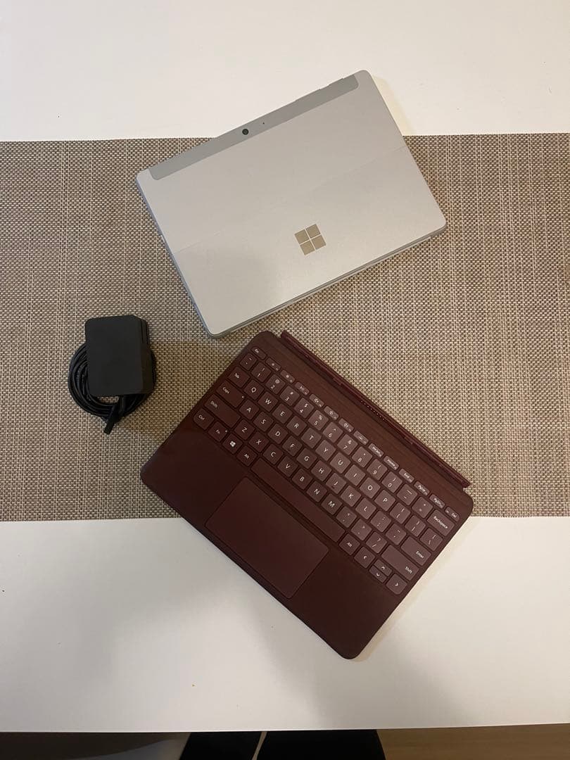 Microsoft Surface シルバー本体 ブラウンキーボード 充電器付き