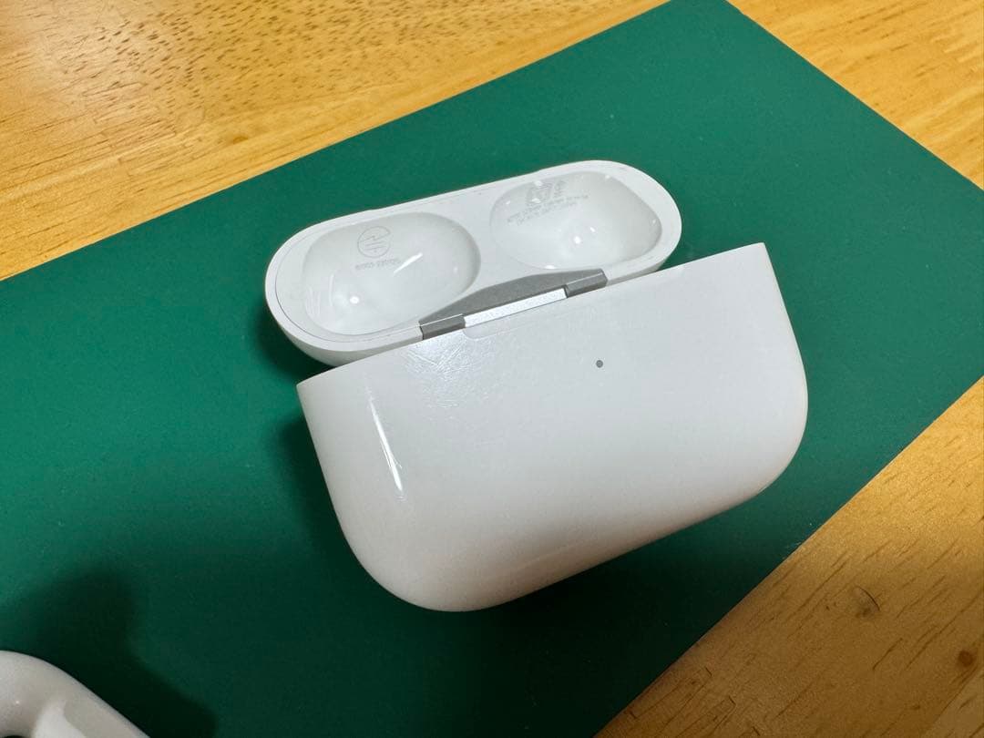 AirPods Pro 2 本体 充電ケース付き Lightningモデル