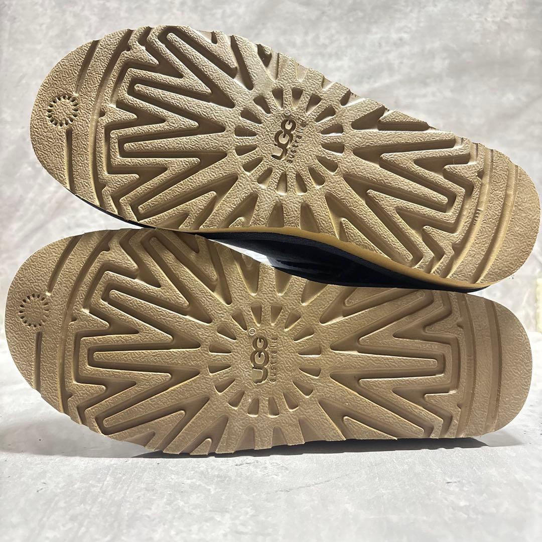 【新品未使用】UGG ショートブーツ W CLASSIC MINI 23cm