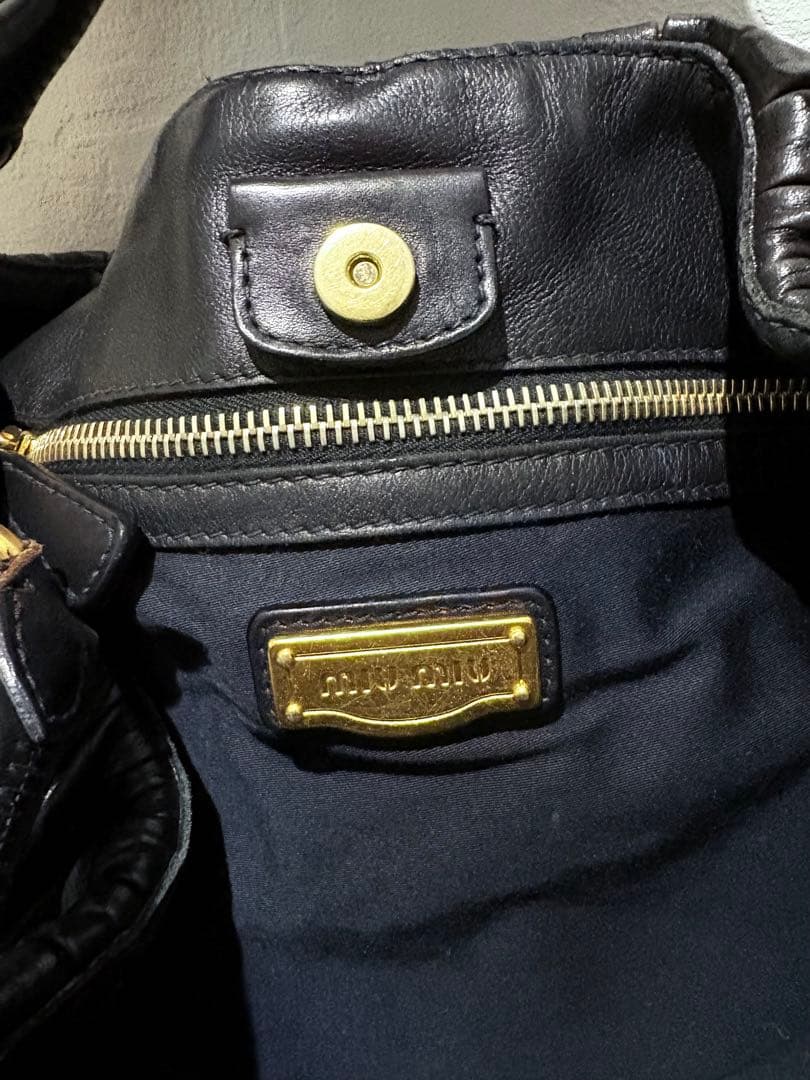 miu miu ブラック ハンドバッグ