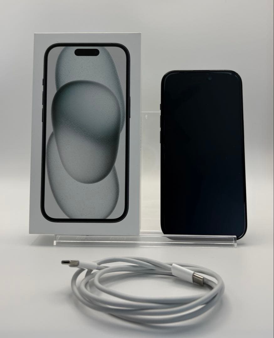 iPhone 15　ブラック　256GB simフリー