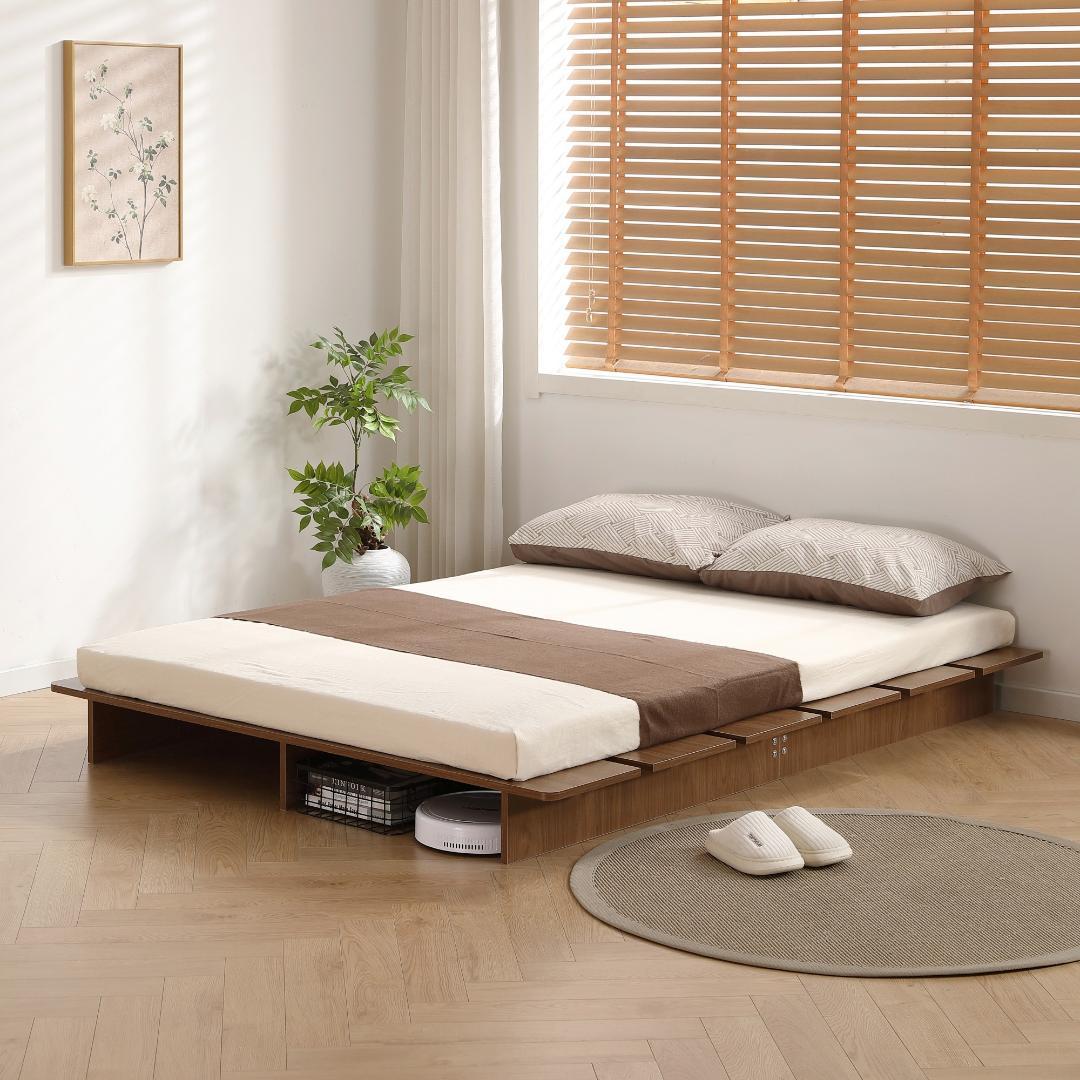 【幅140cm】ベッド　脚付き　木目調　コンパクト　BROWN