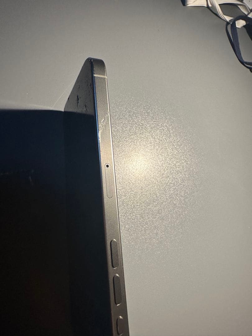 iPhone 15 pro max 256GB 箱有り　ひび割れあり