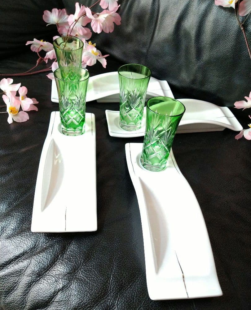 ♥オシャレな【豪華に８角切子グラス付】♥【２ステージ演出素敵な白長皿】ダブル4組