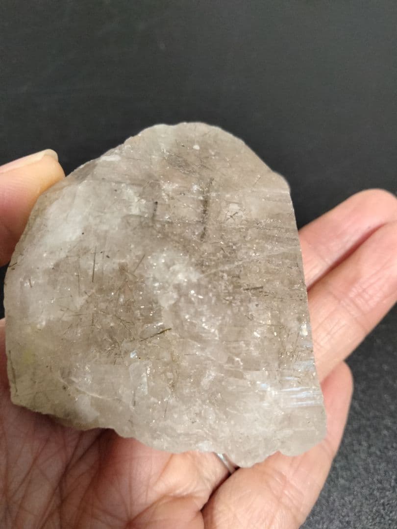 国産鉱物　山梨県　塩山竹森山　天然水晶　　トルマリン入り水晶　早い者勝ち　979