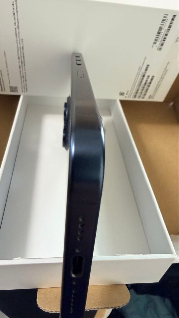 iPhone 15 Pro Max ブラックチタニウム