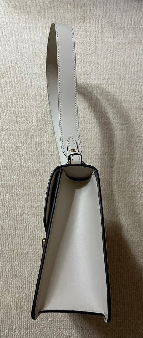 GUCCI グッチ シルヴィ ショルダーバック 421882