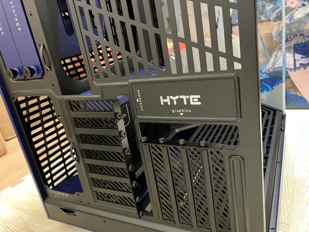 初回限定タペストリー付き　星街すいせいコラボpcケースhyte y70 即日発送