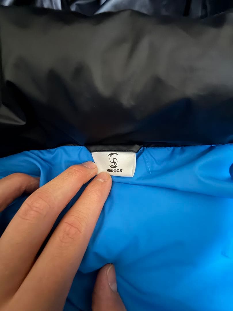 Vrrock ダウンジャケット　青色　フード付き