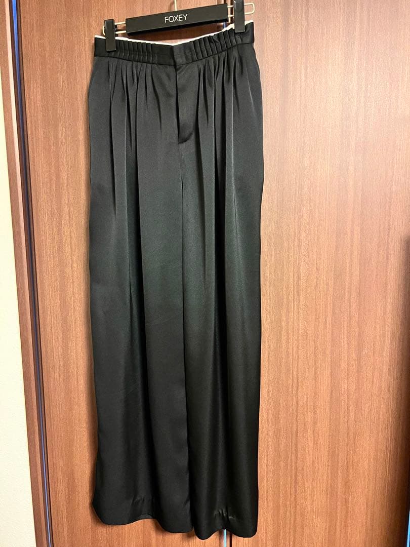 machatt サテンタックワイドパンツ&トップス　38