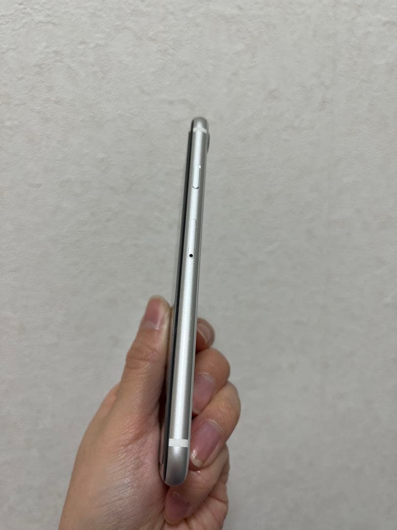 Apple iPhone SE (第2世代) ホワイト 本体【バッテリー92%】