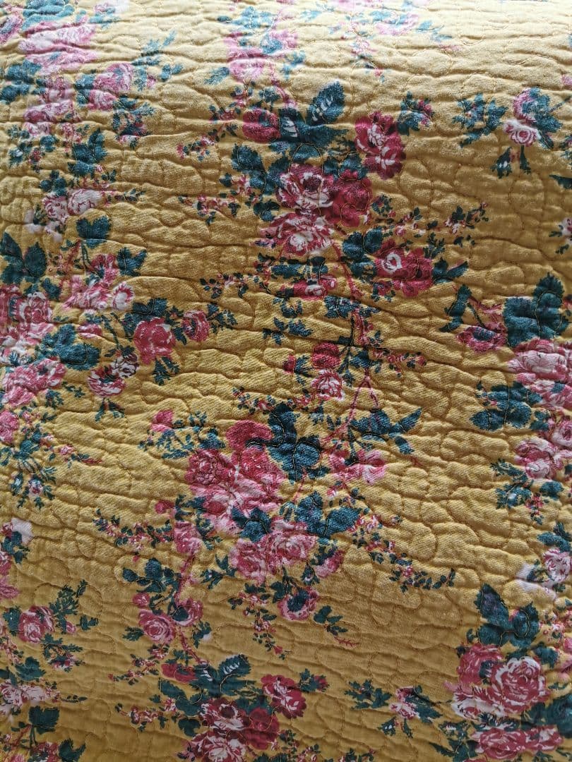 フランスヴィンテージ 絞り薔薇ファブリック ブティキルト風ラージクッションカバー