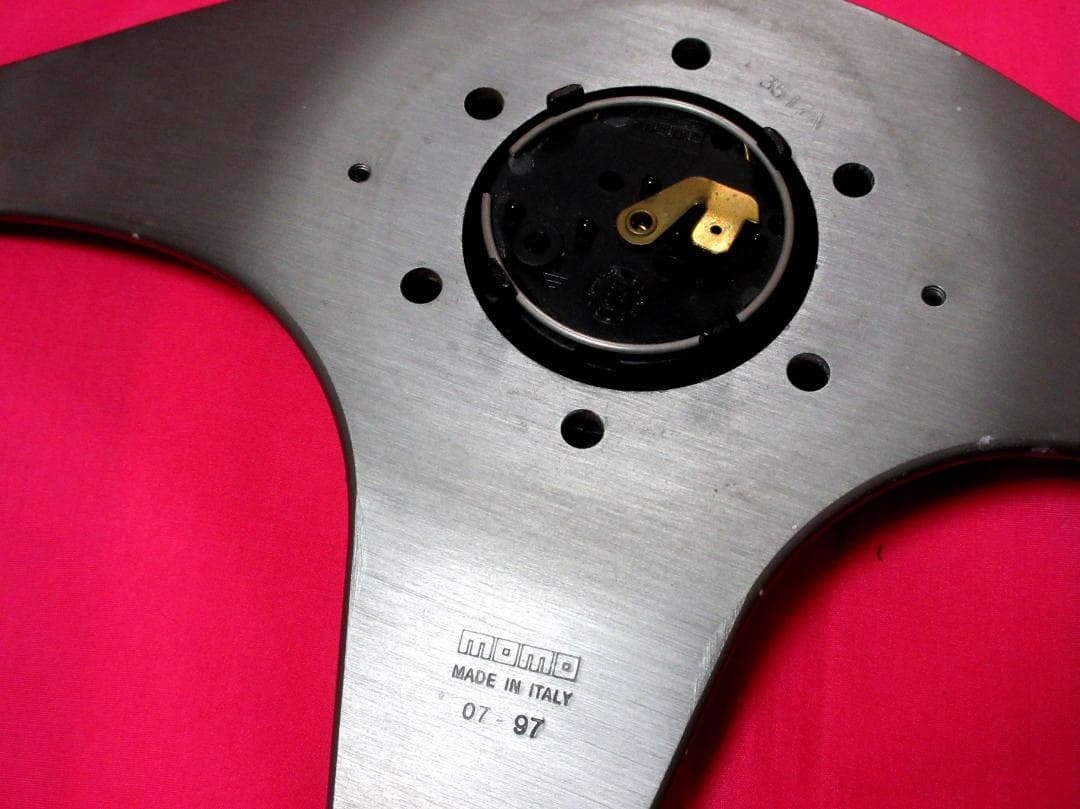 6301 正規品 MOMO CHALLENGE モモ チャレンジ ステアリング