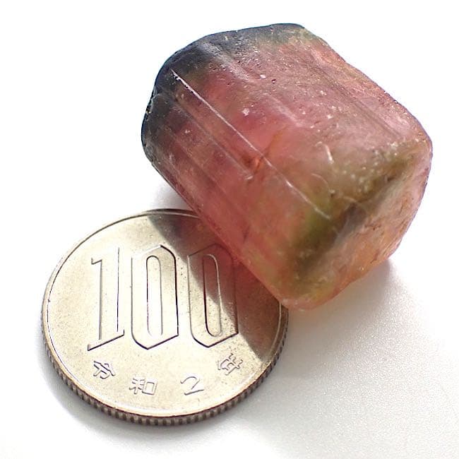 【パキスタン産】トリカラートルマリンの原石