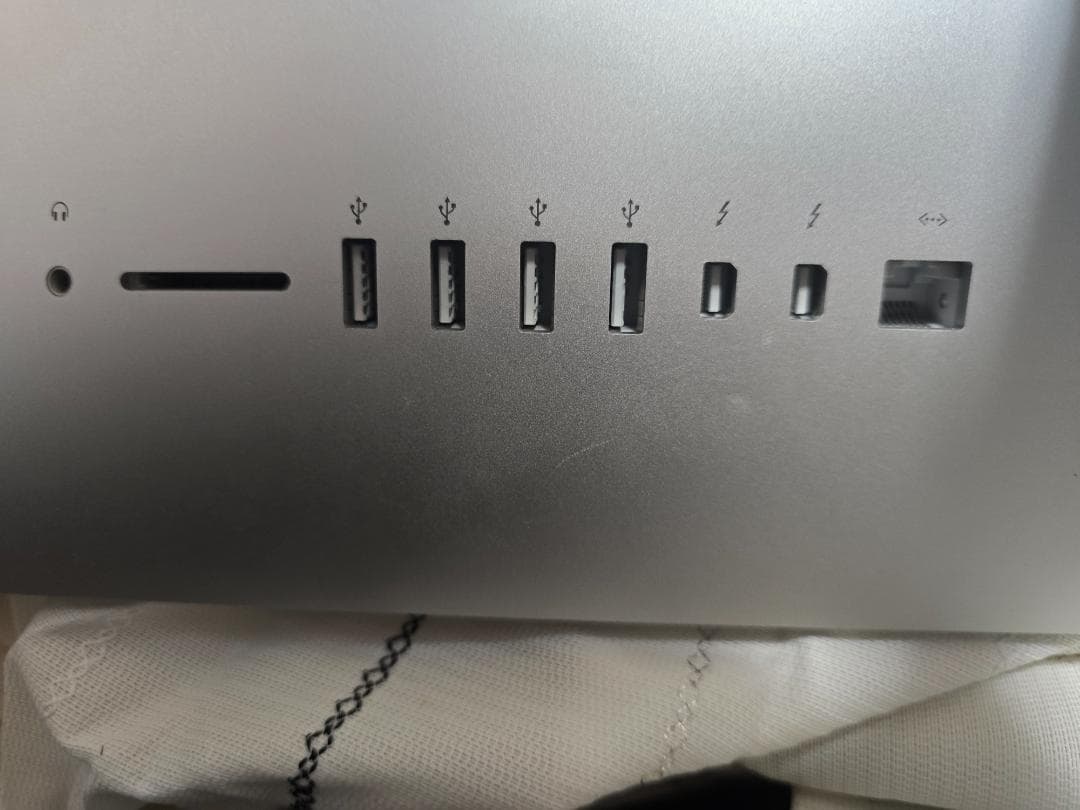 iMac 21.5インチ Late2013