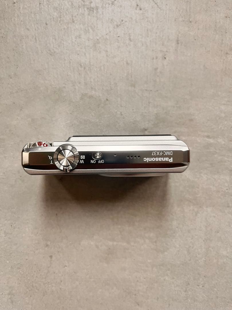 LUMIX DMC-FX37 シルバー