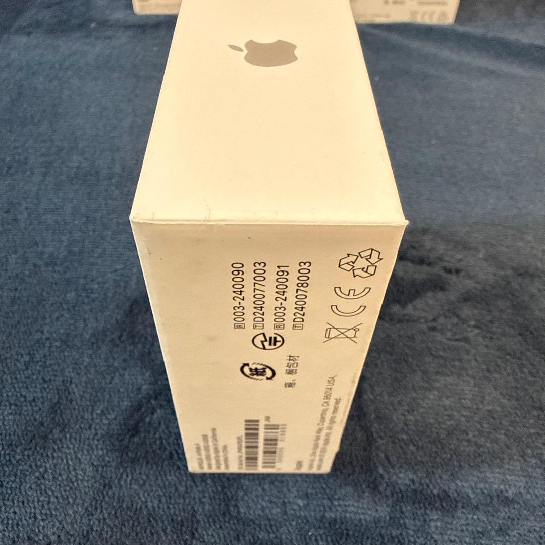 Apple AirPods 4 本体 USB-C充電ケース付き【新品・未開封】