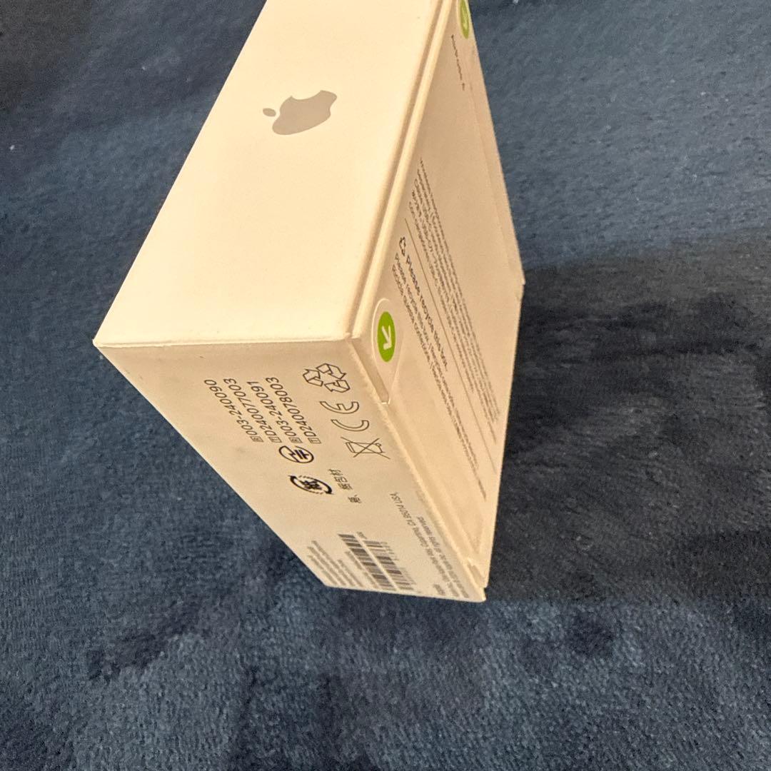 Apple AirPods 4 本体 USB-C充電ケース付き【新品・未開封】