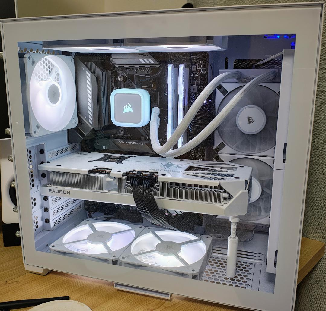 リアンリー「O11 AIR MINI」ホワイト・ファン８個付き