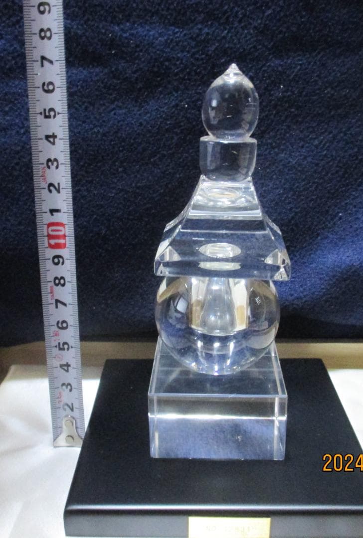 五輪塔　天然水晶　美術工芸品　伝統工芸品　証明書付き　風水　山梨県水晶美術彫刻