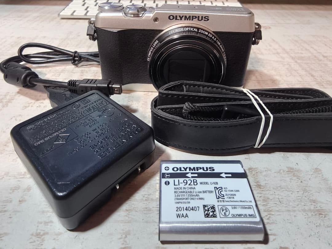 OLYMPUS STYLUS SH-1 シルバーおまけ沢山