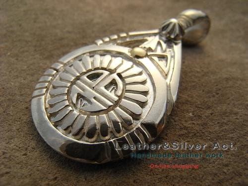 ネックレスサンフェイス　ペンダントトップ（ホピ族）スターリング925 ネックレス