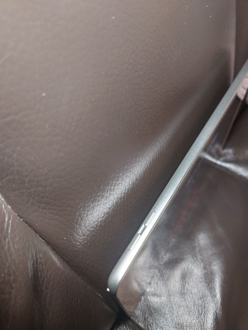 Apple iPad (第6世代) 32GB シルバー　MR7G2J/A