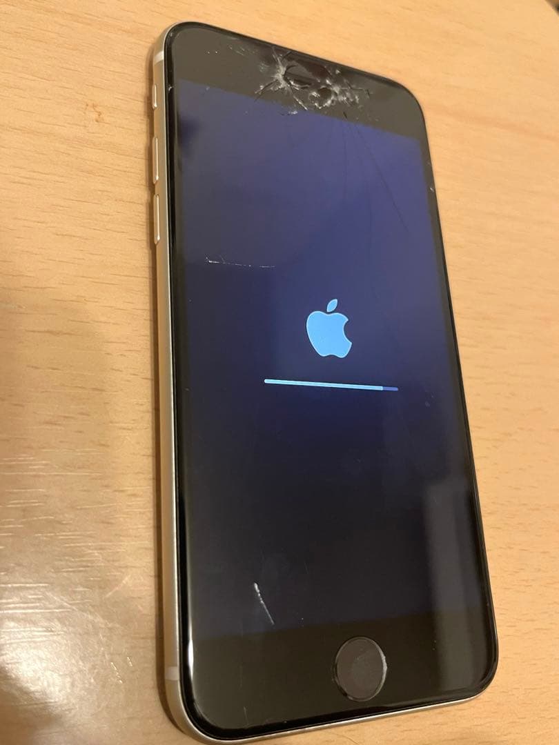 iPhone SE3 64GB ホワイト