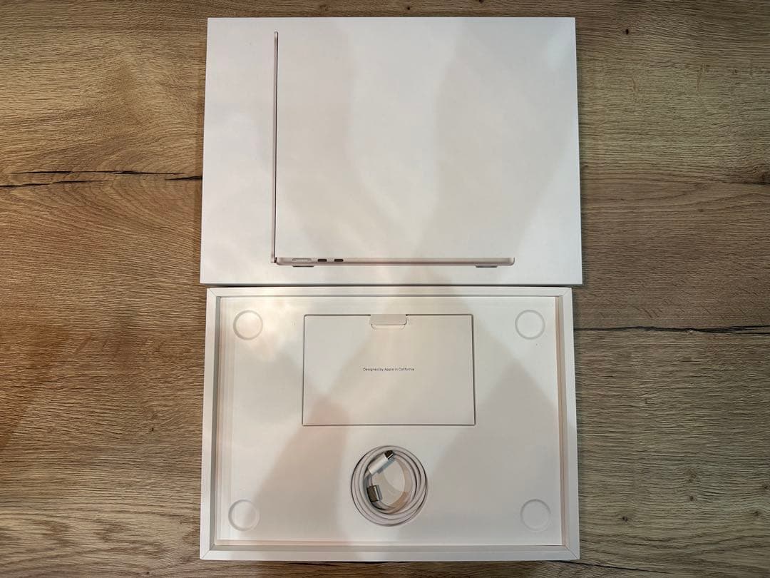 Apple M2チップ搭載13インチMacBook Air 256GB