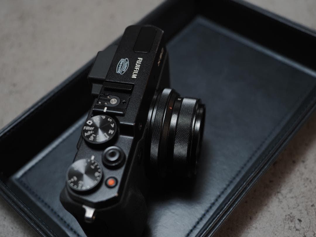 FUJIFILM フジフィルム X30