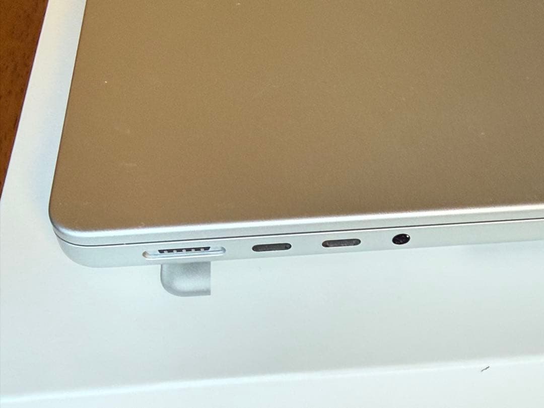 Apple MacBook Pro 2020 M1 チップ 16+512G