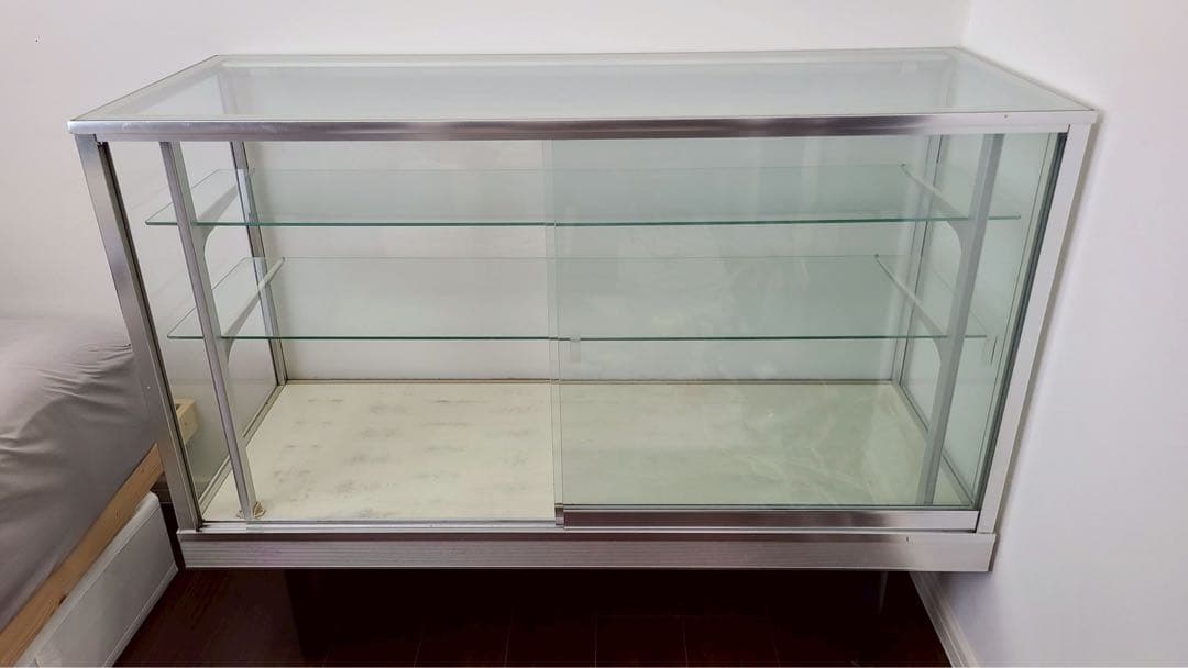 ガラスショーケース/ガラスキャビネット/照明使用不可