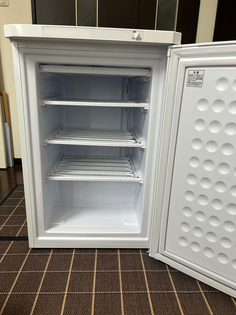 美品アイリスオーヤマ 冷凍庫 85L ホワイト IUSD-9B-W 2022年製