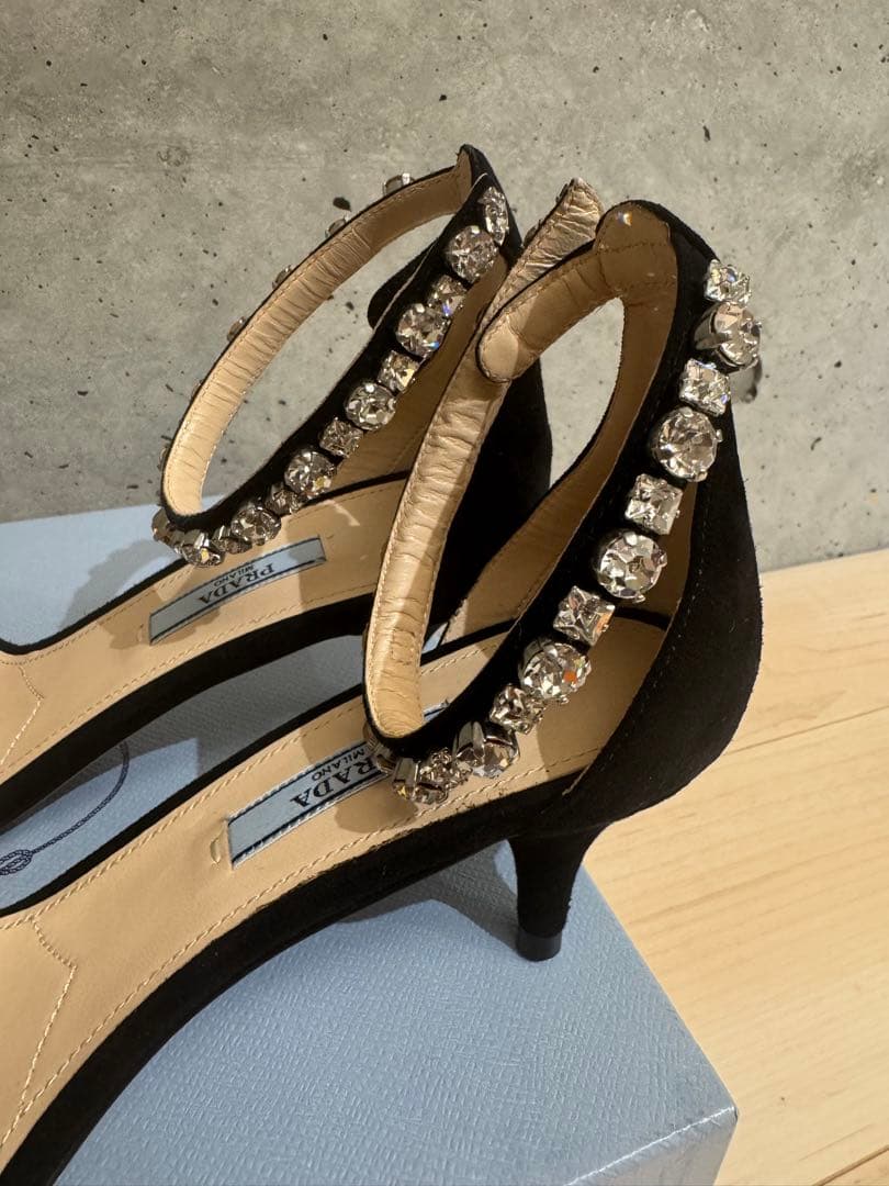 [[⭐︎きゃあこ⭐︎]]PRADA ブラック サンダル ビジュー付き