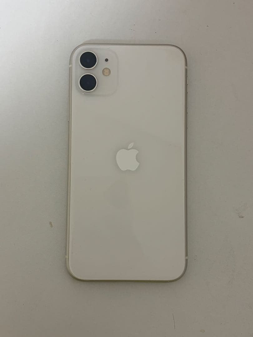 Apple iPhone 11 ホワイト 本体 充電ケーブル付き