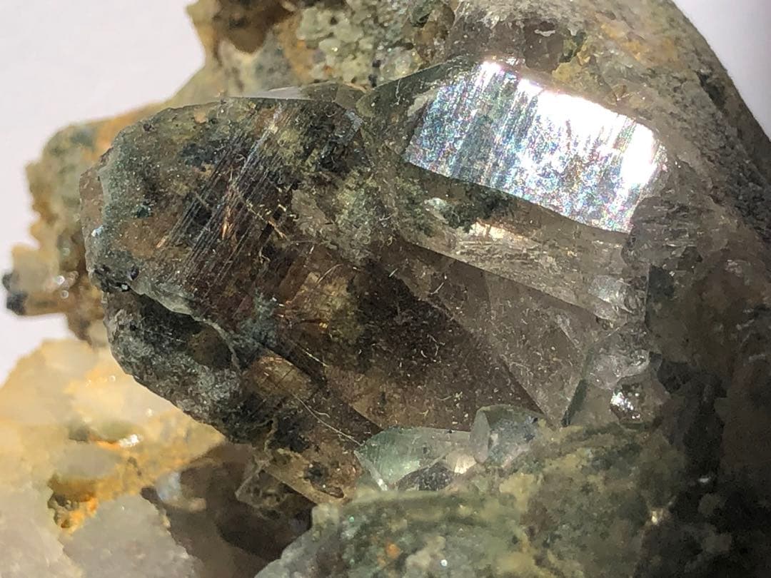 マニハール　ルチルクォーツ　クラスター